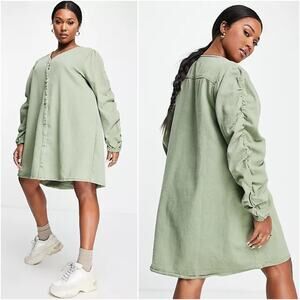 NWT Missguided Plus Size Green V Neck Button Front Denim Dress